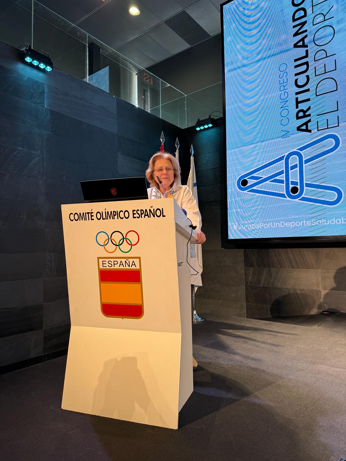 La Dr. Möller fue invitada a colaborar en el congreso «Articulando el deporte»
