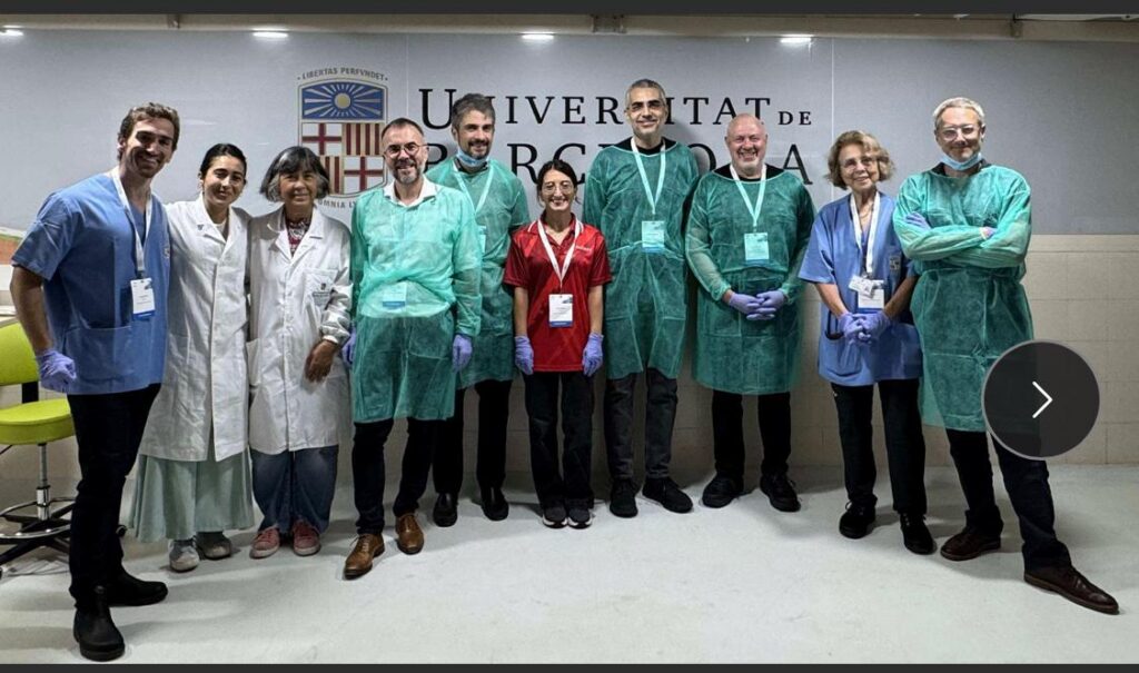Equipo del Instituto Poal y profesorado del 7.º Curso EULAR sobre Biopsia Sinovial en la Universitat de Barcelona